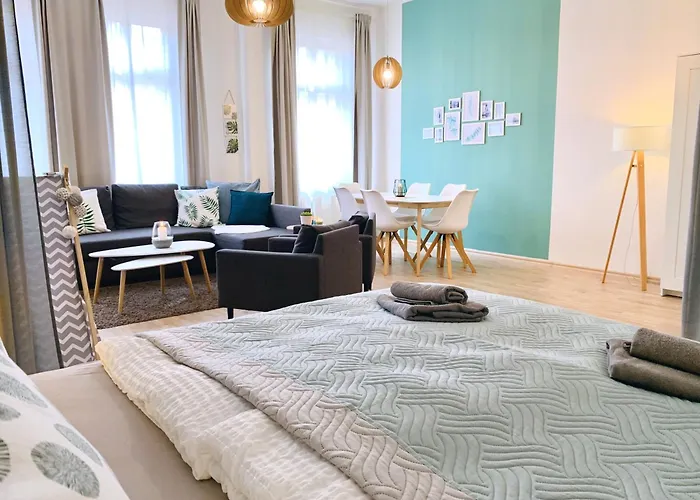 Zentrumsnahe Ferienwohnung Mit Ruhigem Balkon - \