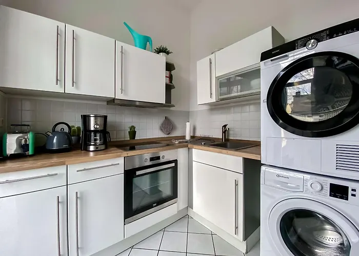 Zentrumsnahe Ferienwohnung Mit Ruhigem Balkon - \