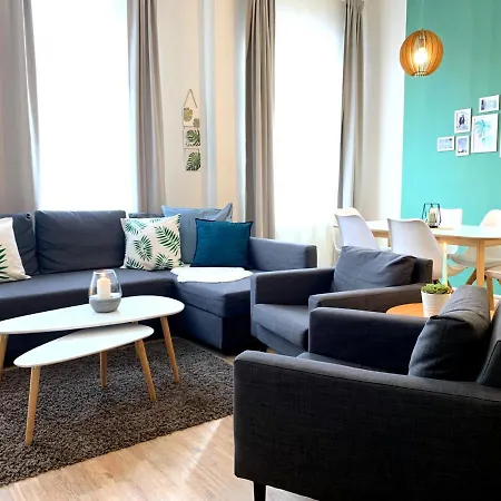 Zentrumsnahe Ferienwohnung Mit Ruhigem Balkon - 