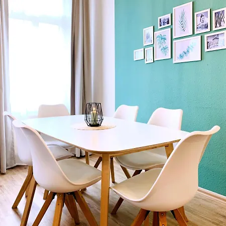 Zentrumsnahe Ferienwohnung Mit Ruhigem Balkon - 