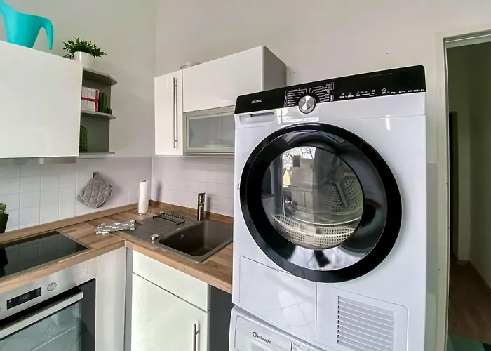 Zentrumsnahe Ferienwohnung Mit Ruhigem Balkon - \